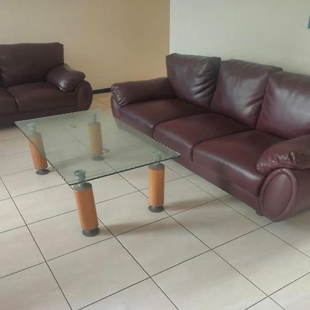 Oyo 91209 Arjuna Residence Syariah Sby 泗水 外观 照片