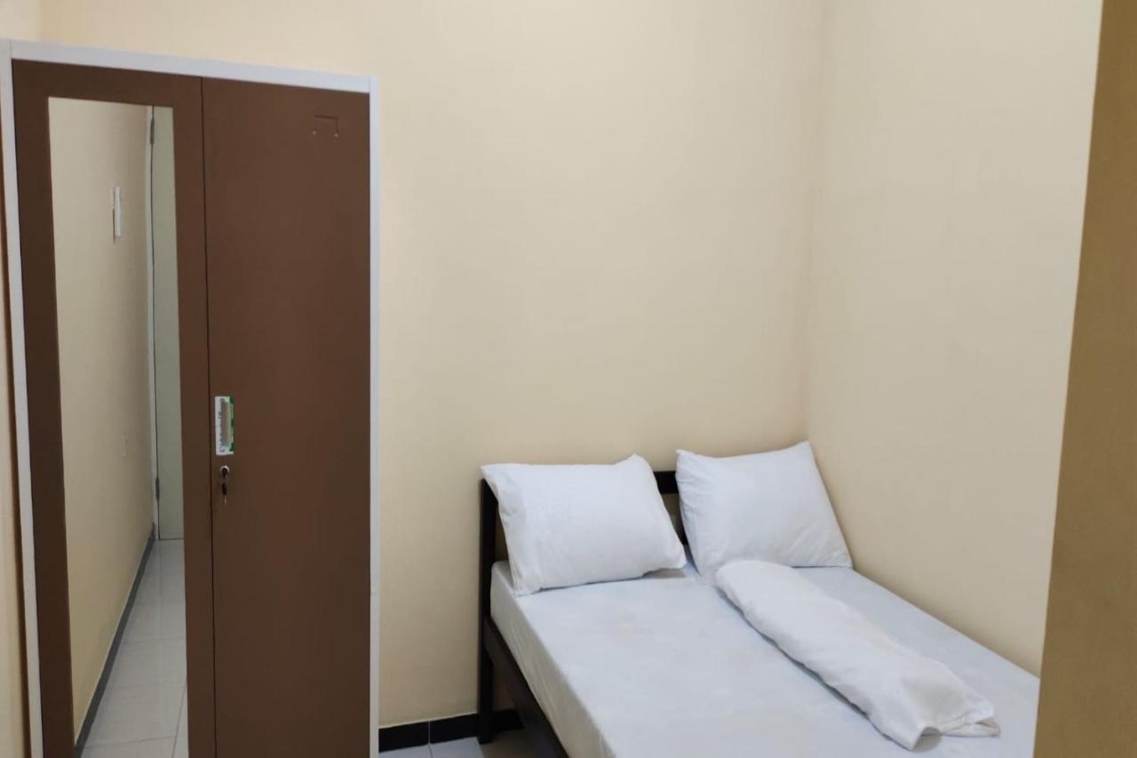Oyo 91209 Arjuna Residence Syariah Sby 泗水 外观 照片